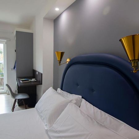 Mako Sorrento Suites Exterior photo