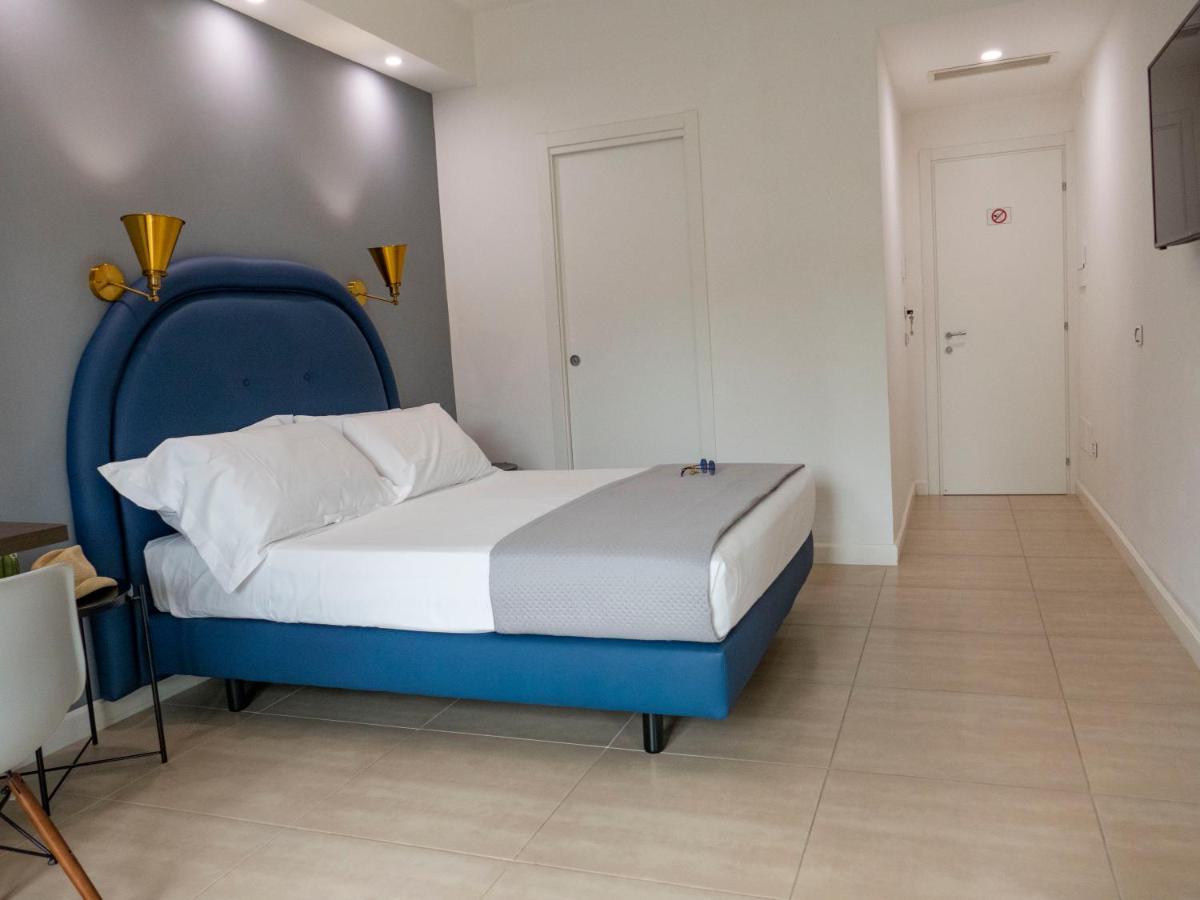 Mako Sorrento Suites Exterior photo